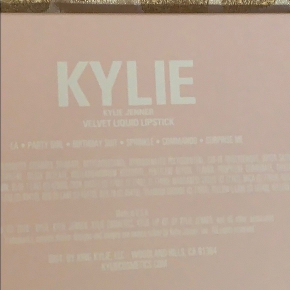 KYLIE velvet liquid lipstick - Picture 3 of 3